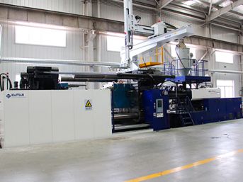 Stroj na vstrekovanie plastov