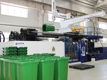 Stroj na vstrekovanie plastov