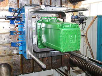 Stroj na vstrekovanie plastov