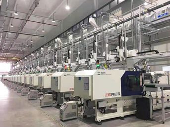 Stroj na vstrekovanie plastov