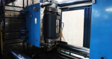 Vstrekovanie plastov