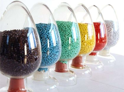 predzmes plastových farieb